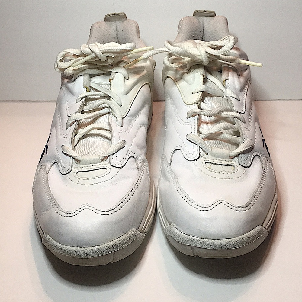 GENTLY USED REEBOK WHITE LEATHER SNEAKERS SIZE 11